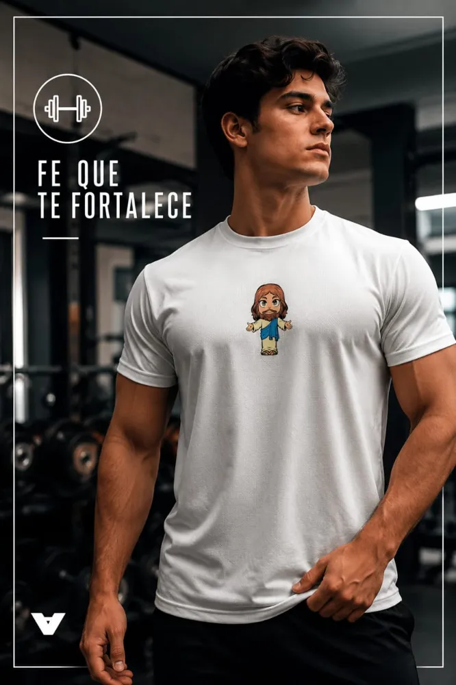 Hombre en el gimnasio con playera blanca de Little Yisus