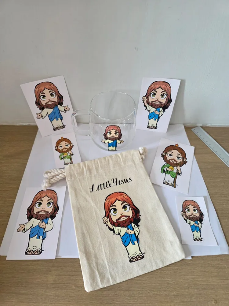 Stickers de Little Yisus y San Judas con taza y bolsita de tela